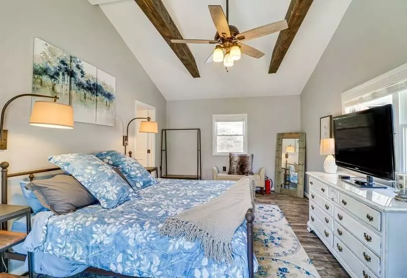 Bright Family Cabin In Lost City W/ Expansive Deck