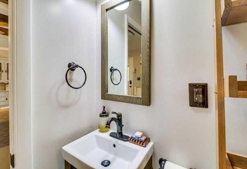 Bright Family Cabin In Lost City W/ Expansive Deck