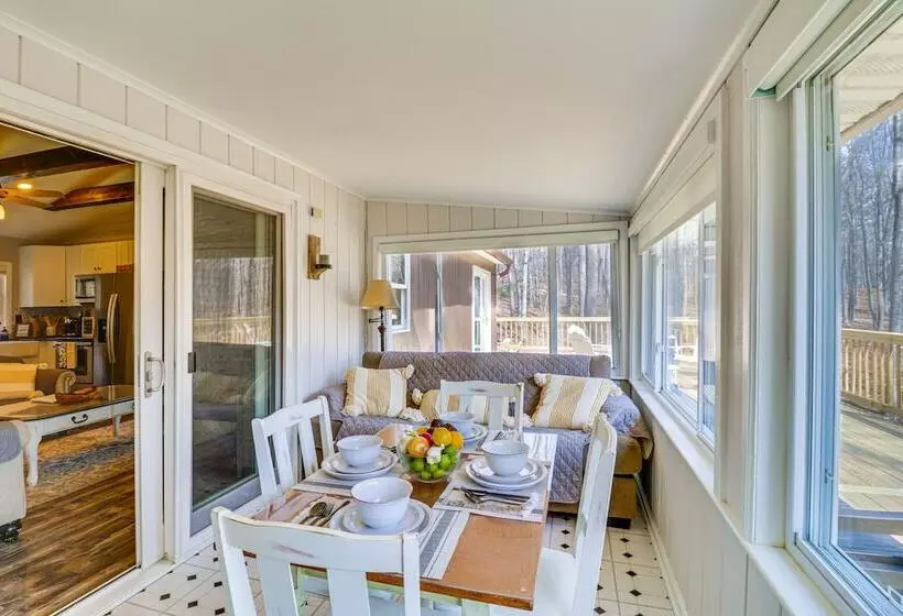 Bright Family Cabin In Lost City W/ Expansive Deck