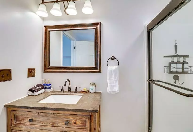 Bright Family Cabin In Lost City W/ Expansive Deck