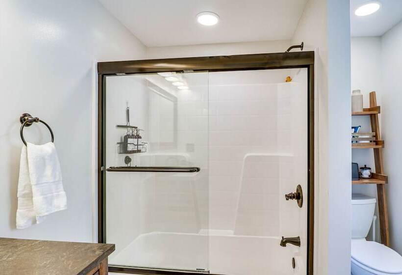 Bright Family Cabin In Lost City W/ Expansive Deck