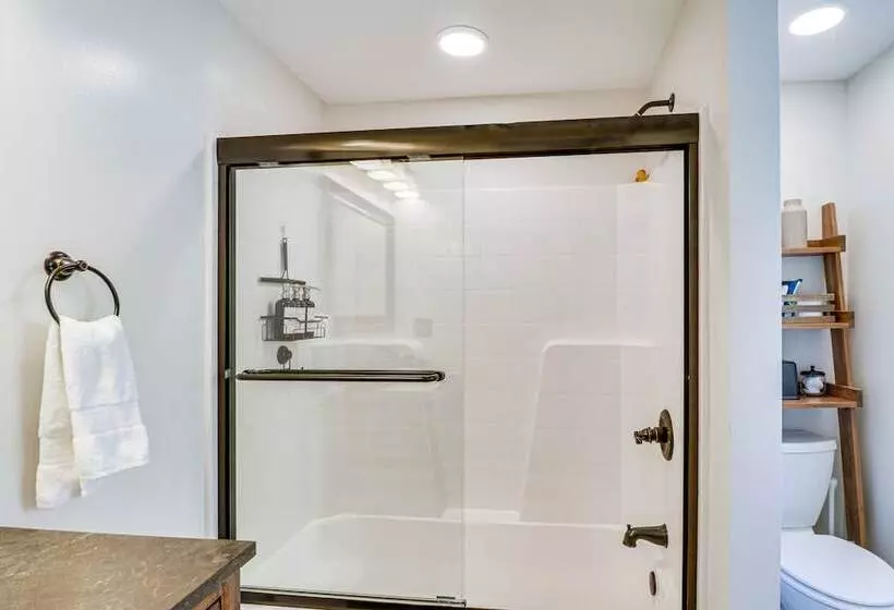 Bright Family Cabin In Lost City W/ Expansive Deck