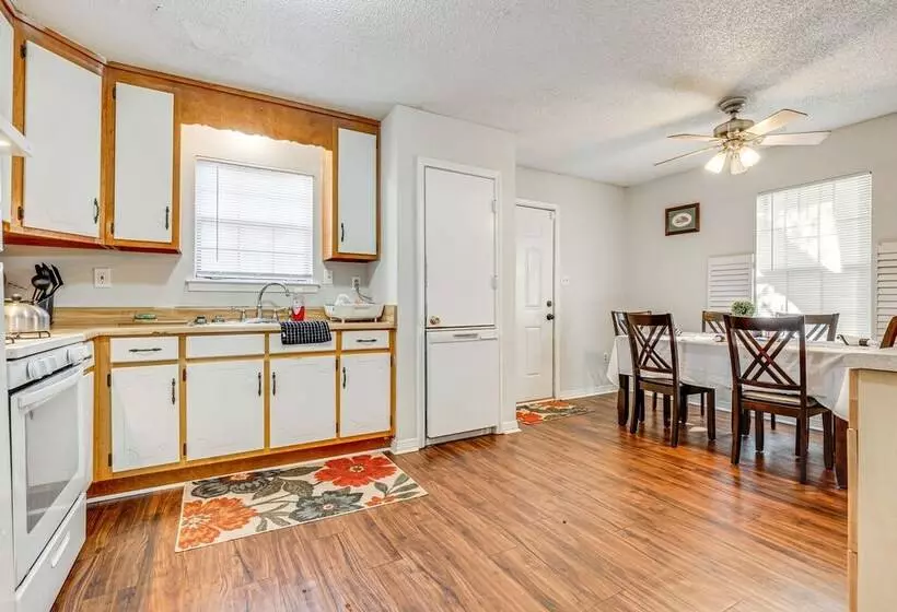 Charming Satsuma Home ~ 14 Mi To Mobile!