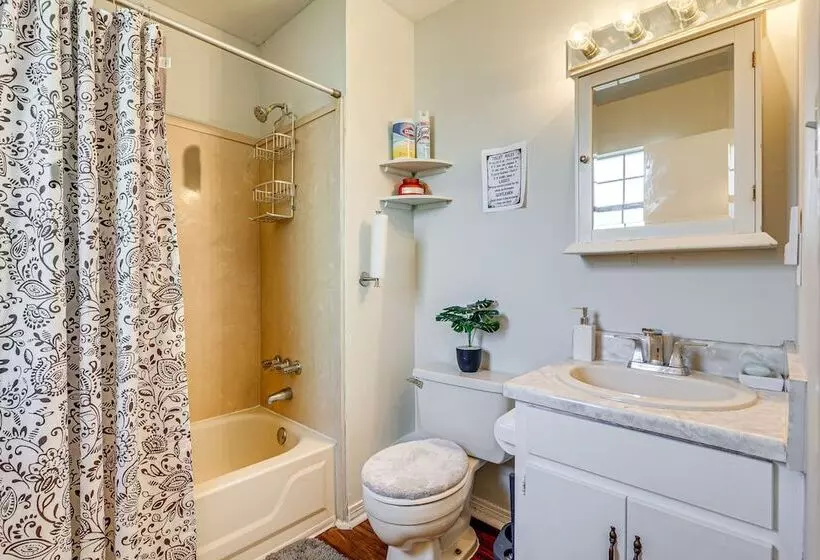 Charming Satsuma Home ~ 14 Mi To Mobile!