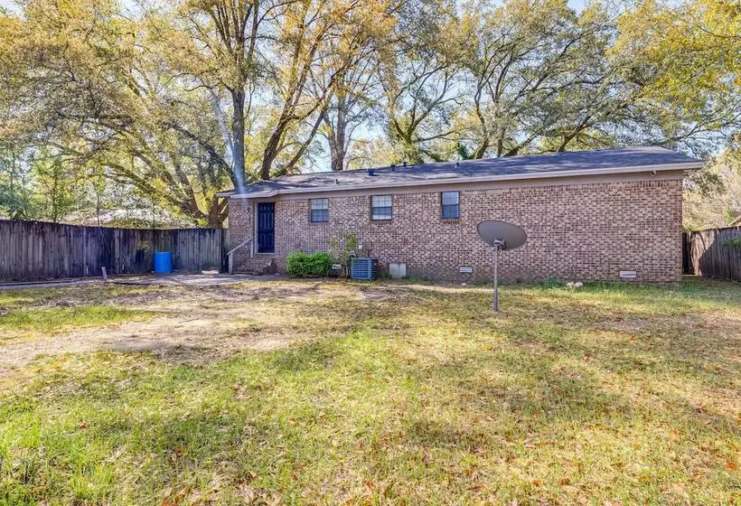 Charming Satsuma Home ~ 14 Mi To Mobile!