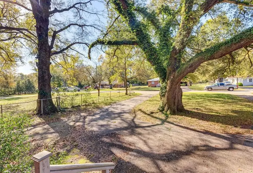 Charming Satsuma Home ~ 14 Mi To Mobile!