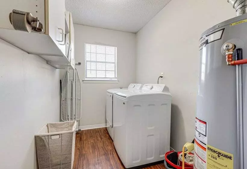 Charming Satsuma Home ~ 14 Mi To Mobile!