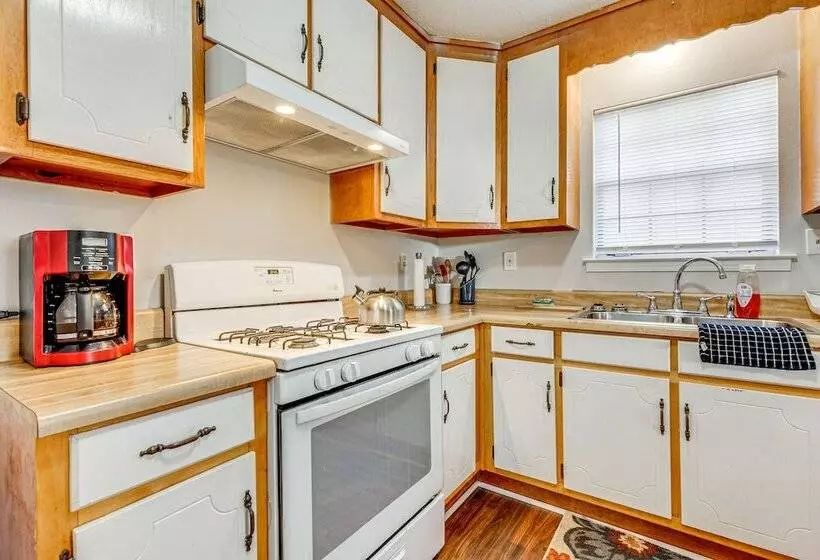 Charming Satsuma Home ~ 14 Mi To Mobile!