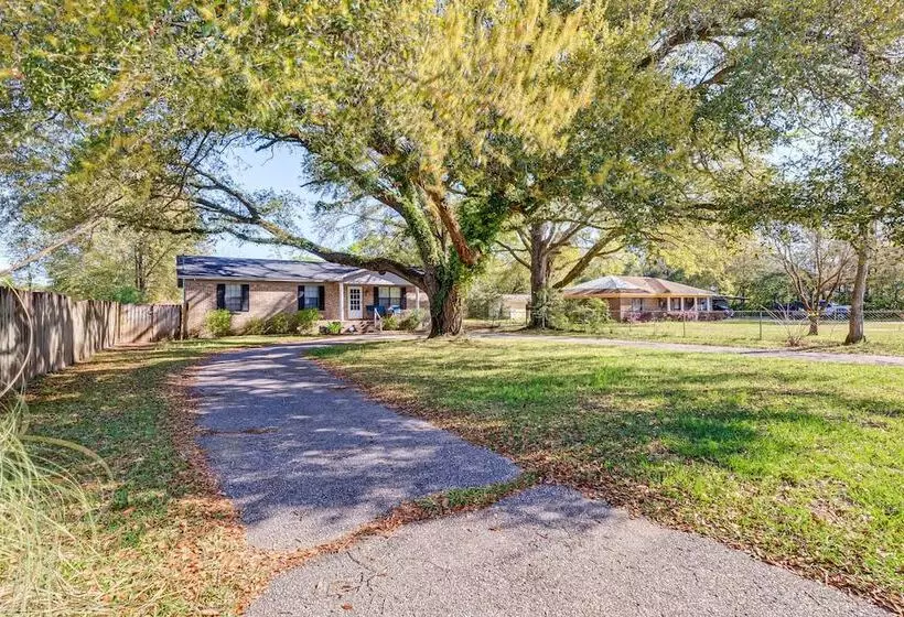 Charming Satsuma Home ~ 14 Mi To Mobile!