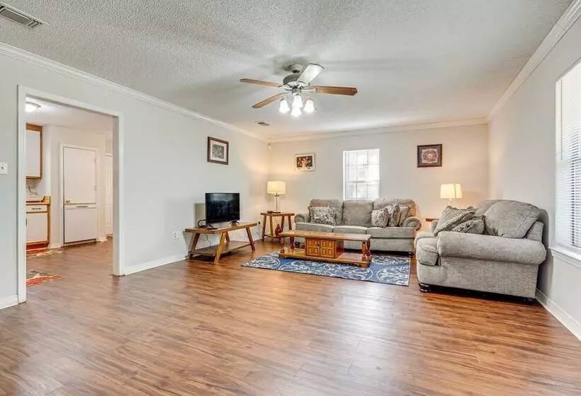 Charming Satsuma Home ~ 14 Mi To Mobile!