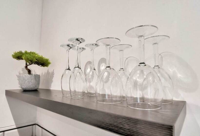 Cozy Guest Lodge With A Large Secluded Garden