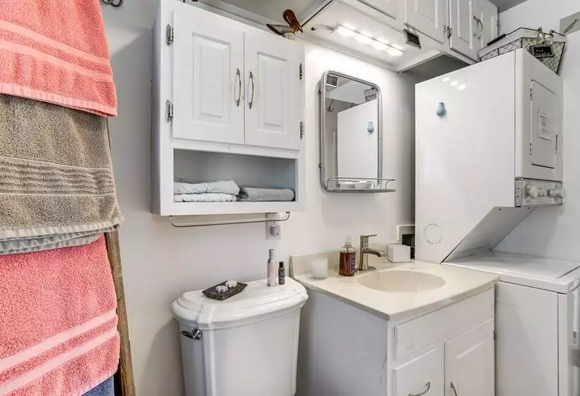 Dog Friendly Westover Cottage W/ River Access!