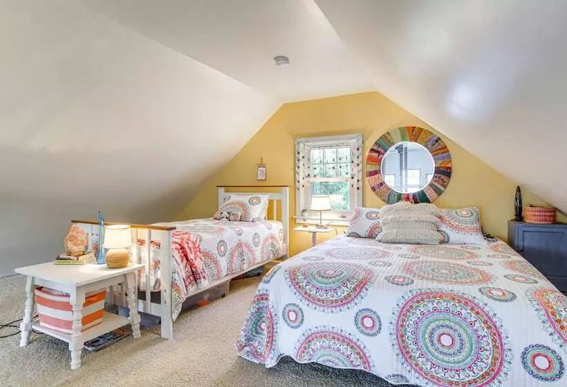 Dog Friendly Westover Cottage W/ River Access!