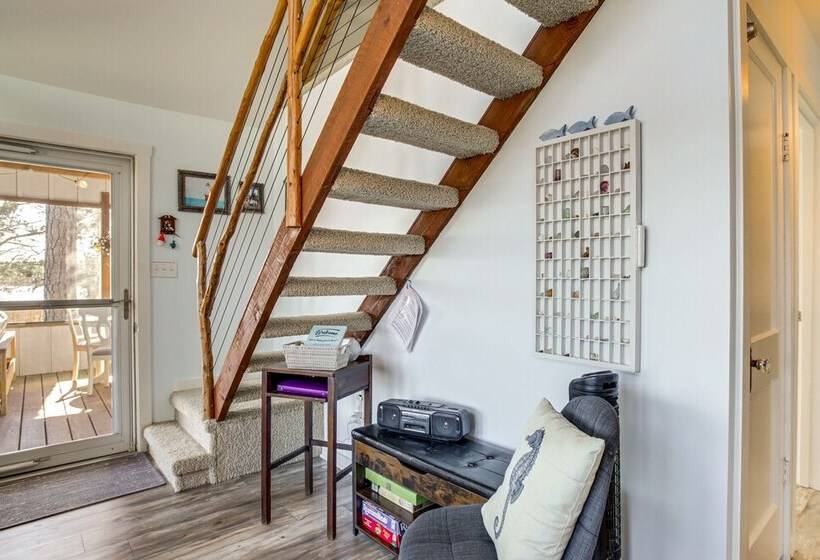 Dog Friendly Westover Cottage W/ River Access!