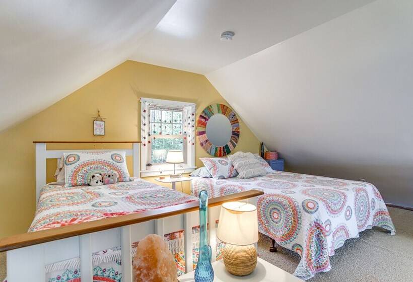 Dog Friendly Westover Cottage W/ River Access!