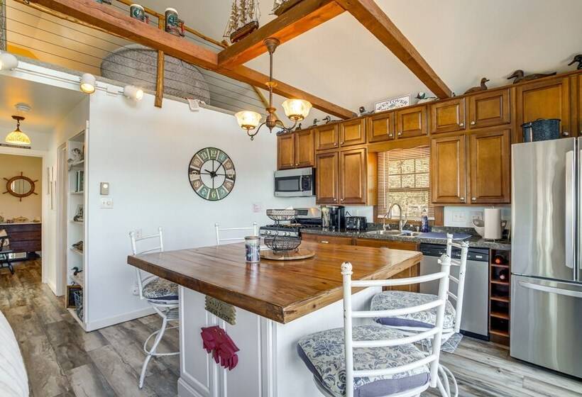 Dog Friendly Westover Cottage W/ River Access!