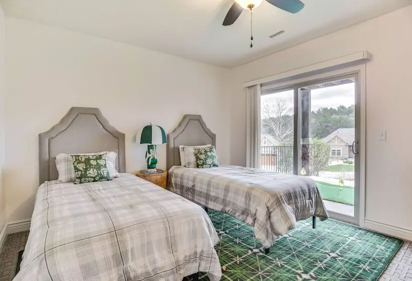 Golf Course View Resort Home In Lake Of The Ozarks