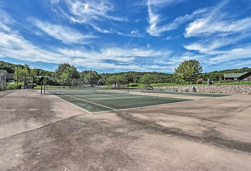 Golf Course View Resort Home In Lake Of The Ozarks