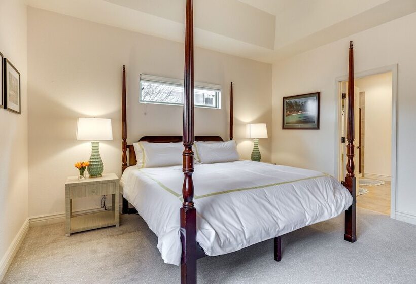 Golf Course View Resort Home In Lake Of The Ozarks