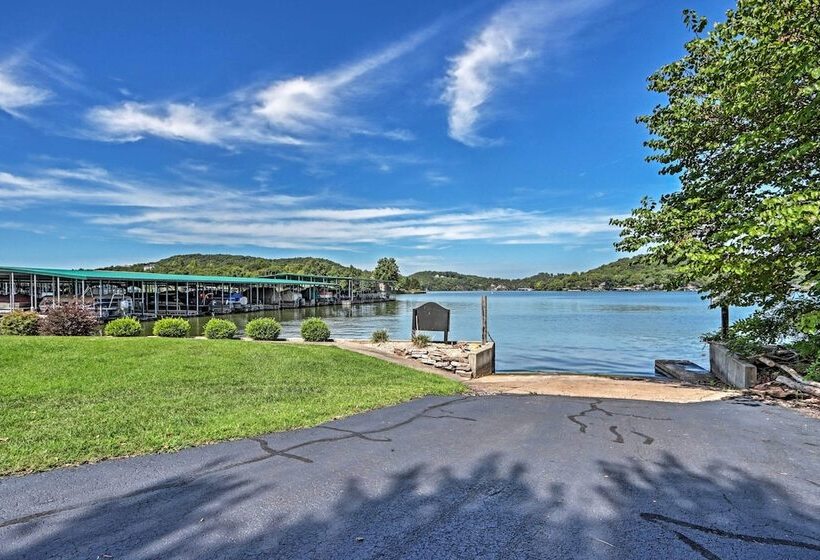 Golf Course View Resort Home In Lake Of The Ozarks