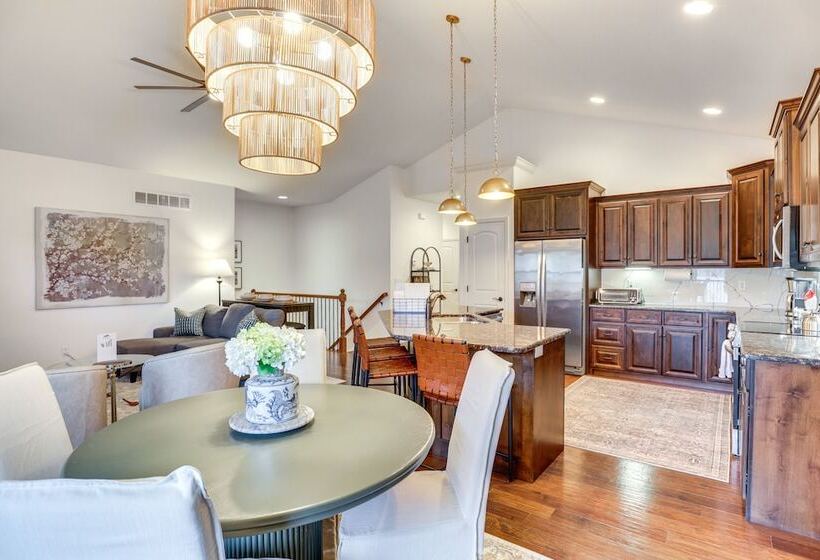 Golf Course View Resort Home In Lake Of The Ozarks