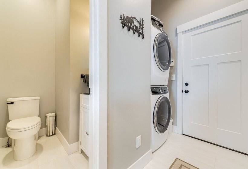 12 Mi To Grand Targhee Resort: Modern Driggs Home