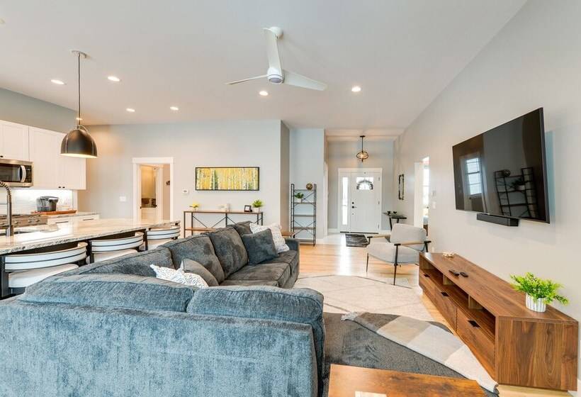 12 Mi To Grand Targhee Resort: Modern Driggs Home