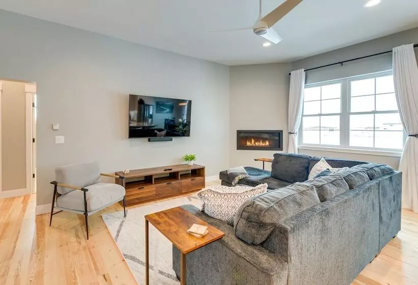12 Mi To Grand Targhee Resort: Modern Driggs Home