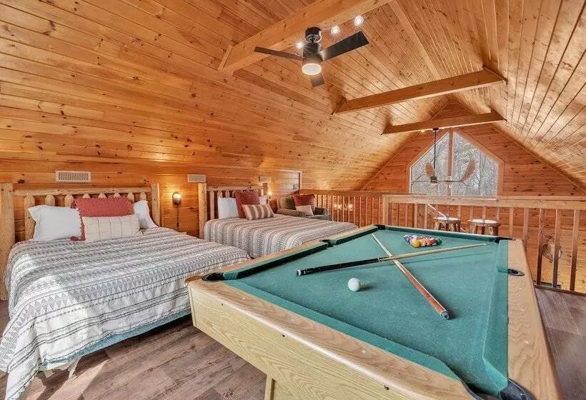 Moosehead Lodge Fantastic Cabin At Lake Douglas!