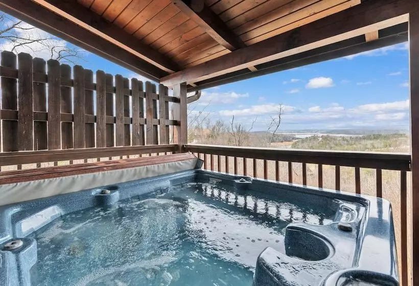 Moosehead Lodge Fantastic Cabin At Lake Douglas!