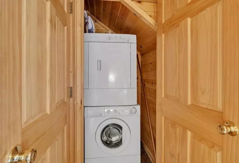 Moosehead Lodge Fantastic Cabin At Lake Douglas!