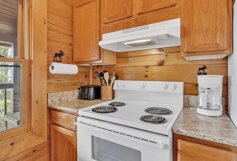 Moosehead Lodge Fantastic Cabin At Lake Douglas!