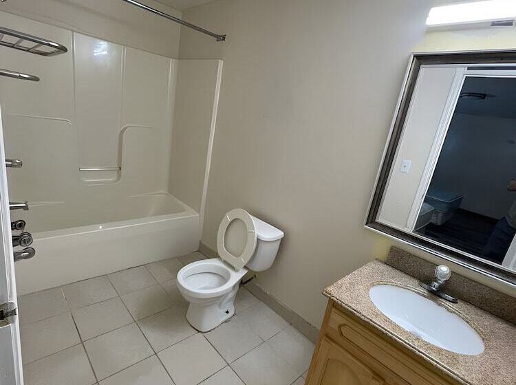 فندق على الطريق Scottish Inns   Middletown