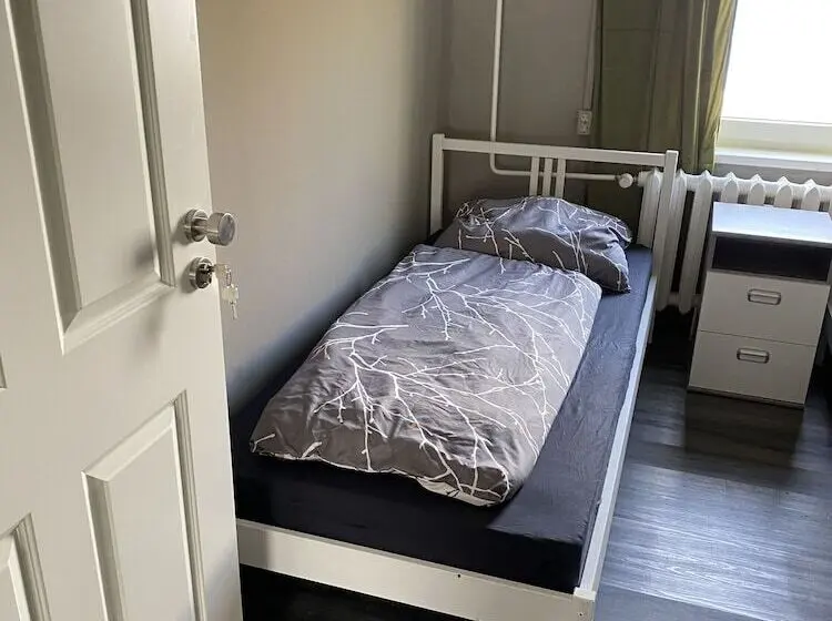 M&r Hostel