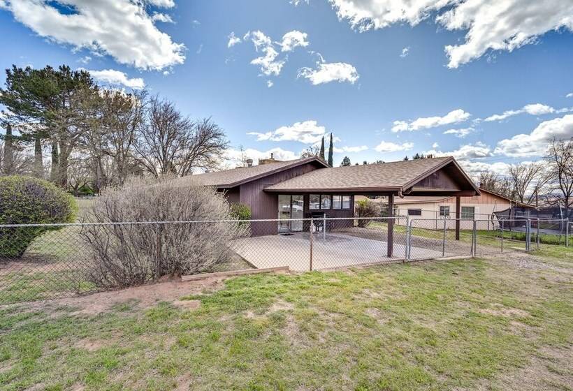 Pet Friendly Camp Verde Home W/ Gas Grill!