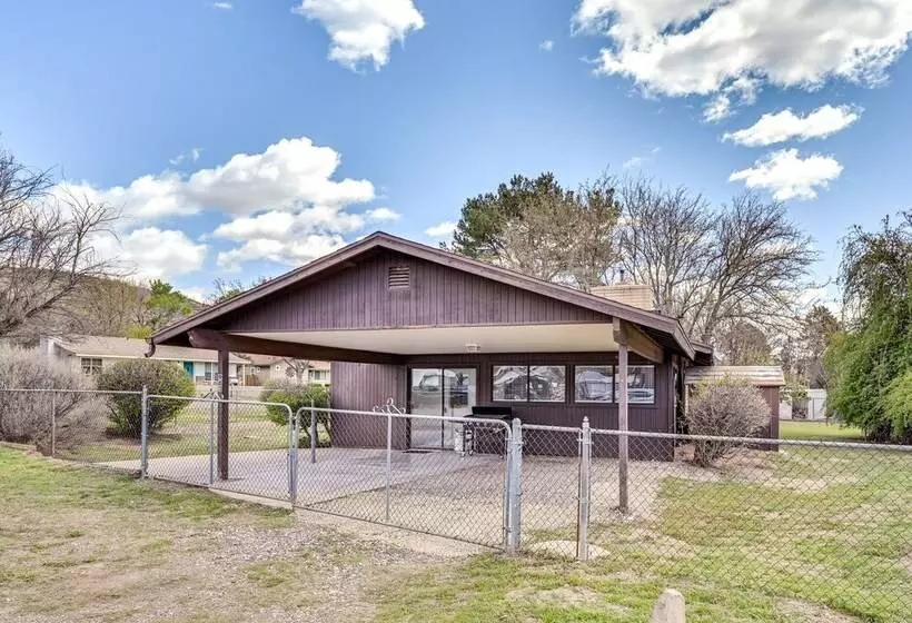 Pet Friendly Camp Verde Home W/ Gas Grill!