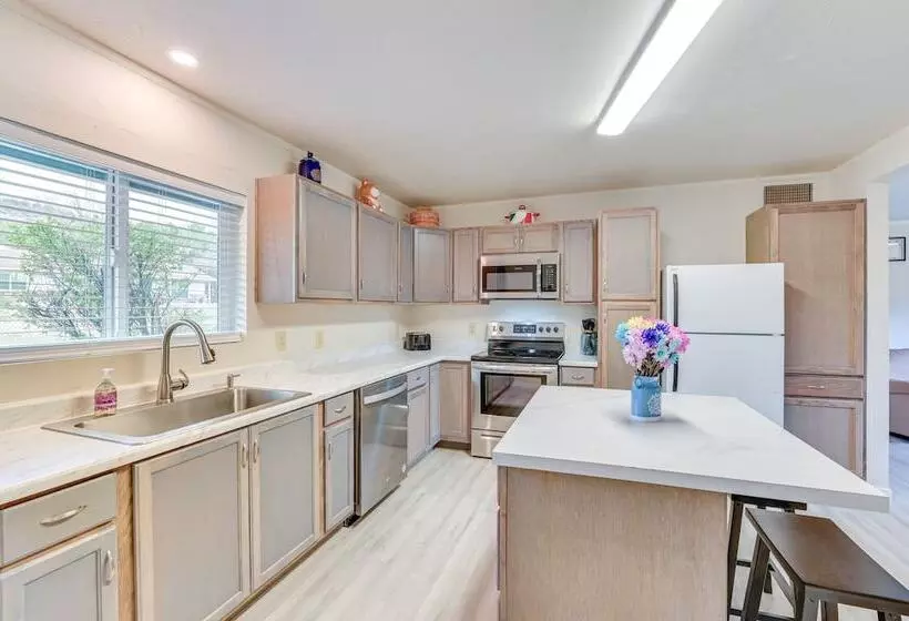 Pet Friendly Camp Verde Home W/ Gas Grill!