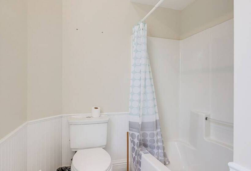 Pet Friendly Kentucky Home W/ Deck & Private Yard!