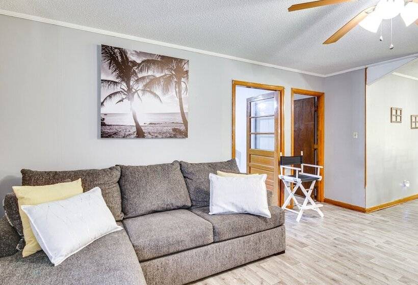 Quiet & Cozy Rembert Home ~ 9 Mi To Air Force Base