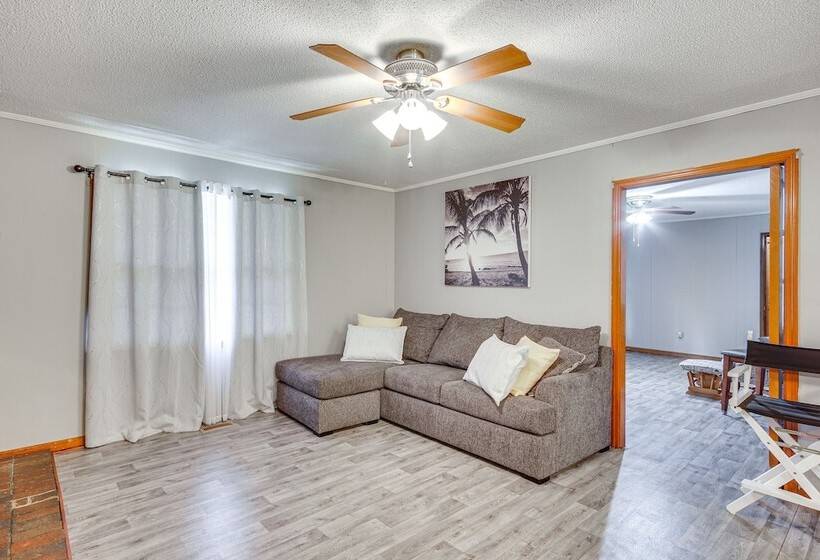 Quiet & Cozy Rembert Home ~ 9 Mi To Air Force Base