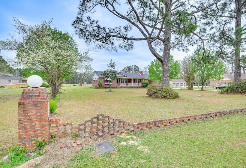 Quiet & Cozy Rembert Home ~ 9 Mi To Air Force Base