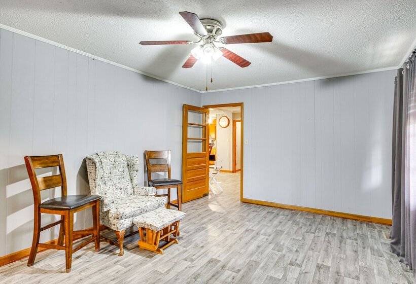 Quiet & Cozy Rembert Home ~ 9 Mi To Air Force Base