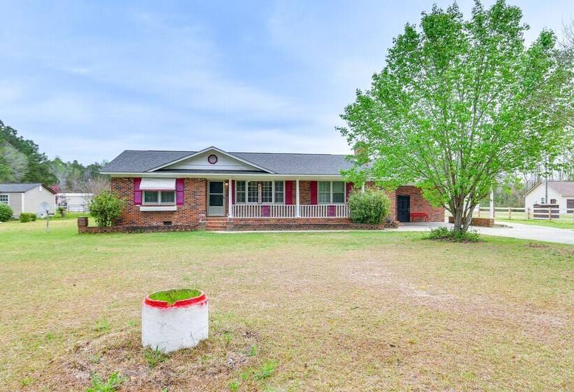 Quiet & Cozy Rembert Home ~ 9 Mi To Air Force Base