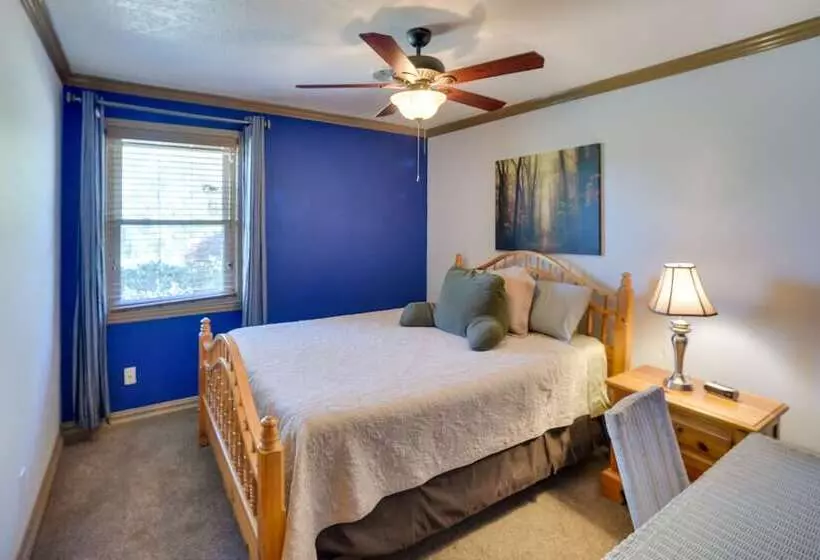 Quiet Guntersville Cottage Near Lake: Boat Parking