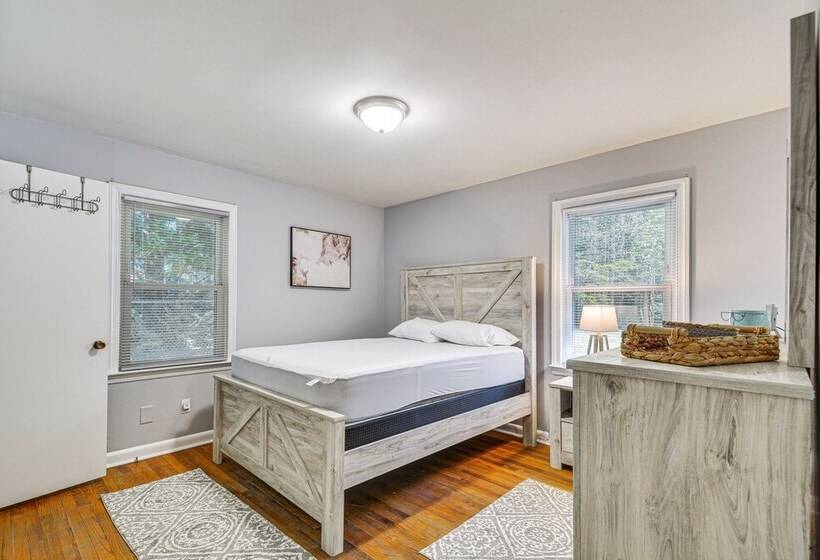 Raleigh Retreat ~ 5 Mi To Dtwn & Historic Oakwood!