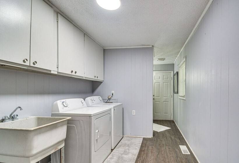 Raleigh Retreat ~ 5 Mi To Dtwn & Historic Oakwood!