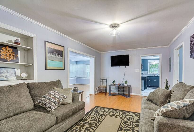 Raleigh Retreat ~ 5 Mi To Dtwn & Historic Oakwood!