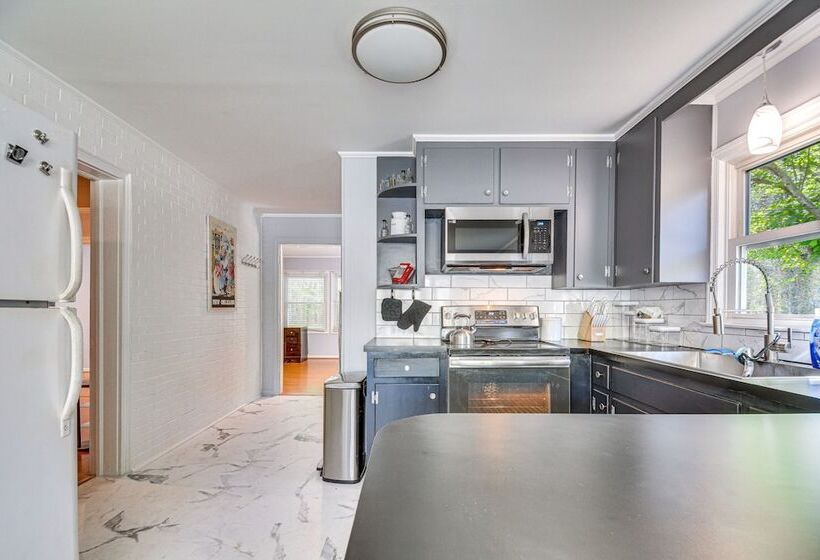 Raleigh Retreat ~ 5 Mi To Dtwn & Historic Oakwood!