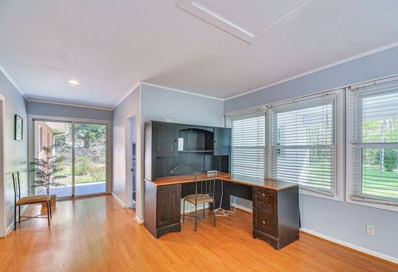 Raleigh Retreat ~ 5 Mi To Dtwn & Historic Oakwood!