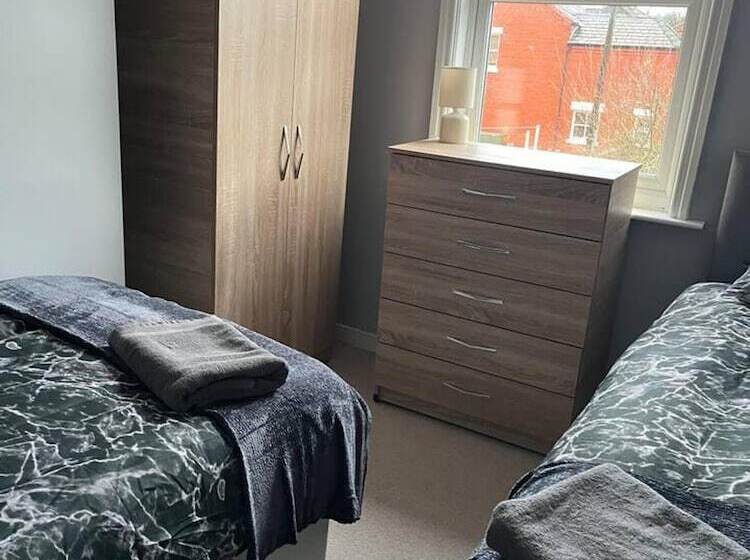 דירת נופש Lovely 2 Bed House In Liverpool